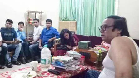 সোনারগাঁও জাদুঘরের সাবেক পরিচালক রবীন্দ্র গোপ নারীসহ আটক
