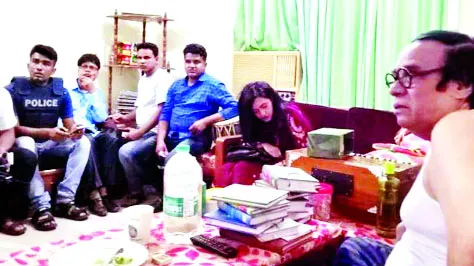 লোক কারুশিল্প জাদুঘরের সাবেক পরিচালক রবীন্দ্র গোপ নারীসহ আটক