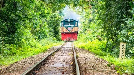 ট্রেনের ৪২৬ টাকার টিকিট ১৫০০ টাকা