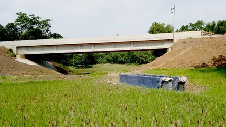 শতাধিক একর আবাদযোগ্য জমি ফসল উৎপাদন থেকে বঞ্চিত হওয়ার আশঙ্কা