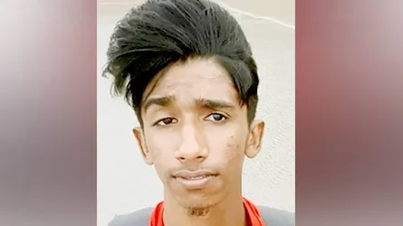 গোসল করতে গিয়ে সমুদ্রে ভেসে গেছে এই শিক্ষার্থী