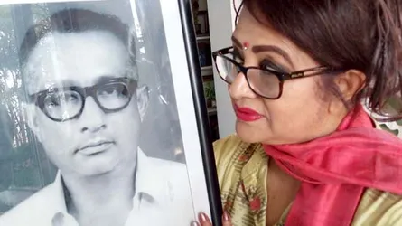 আব্বা আমাদের ছয় ভাইবোনকে সন্ধ্যা ৬টার মধ্যে বাসায় ফেরার কথা বলতেন : ববিতা