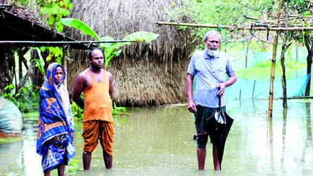 শতাধিক একর জমি অনাবাদি তলিয়ে গেছে ৪ মৎস্য খামার