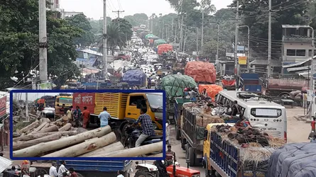 মহাসড়কে বালু ও ‘স’মিল ব্যবসা, দীর্ঘ যানজট