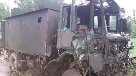পাকিস্তানের অগ্রিম সতর্কবার্তার পরও কাশ্মিরে হামলায় ২ ভারতীয় সেনা নিহত