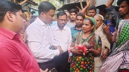ট্রাক টার্মিনালে পুত্র সন্তান প্রসব করলেন মানসিক ভারসাম্যহীন যুবতী