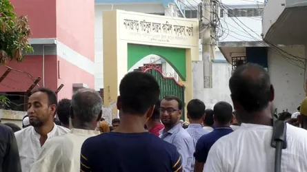 নওগাঁয় প্রাথমিক বিদ্যালয়ের নিয়োগ পরীক্ষা গ্রহণে বিলম্ব