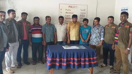 ঝিনাইদহে প্রাথমিক শিক্ষক নিয়োগ পরীক্ষার ভুয়া প্রশ্নপত্র কেনা বেচার সময় আটক- ৬