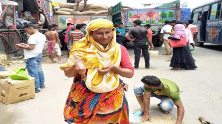 ধুলায় মেশানো গমে আরজিনার রাতের খাবার (ভিডিও)