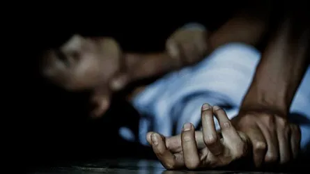 চাইনিজ রেস্টুরেন্টে নিয়ে ৮ম শ্রেণীর ছাত্রীকে জোরপূর্বক ধর্ষণ