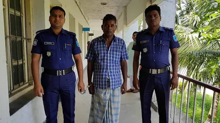 লৌহজংয়ে তৃতীয় শ্রেণির ছাত্রীকে ধর্ষণের অভিযোগে ঝালমুড়ি বিক্রেতা আটক