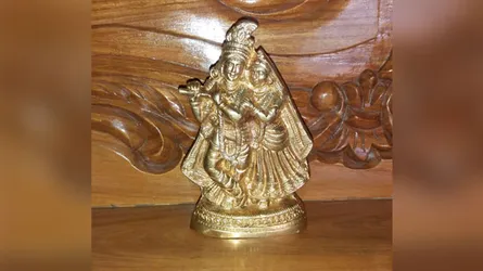 জিনের বাদশা হাতিয়ে নিল ১০ ভরি স্বর্ণালংকার ও সাড়ে ৩ লাখ টাকা!