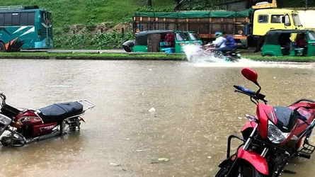 বৃষ্টির পানিতে থৈ থৈ করছে বিয়ানীবাজার পৌর শহর