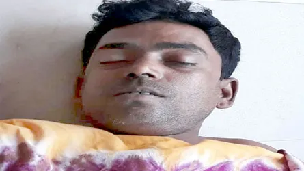 মাঠে কৃষককে বাঁচাতে গিয়ে প্রাণ গেল ট্রাক চালক যুবকের