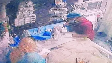 এরশাদের শয্যাপাশে রওশনের কোরআন তিলাওয়াত