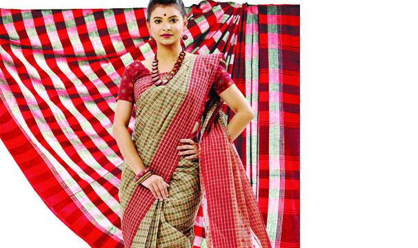 গামছার বুননে ফ্যাশন : রঙের ঝলক