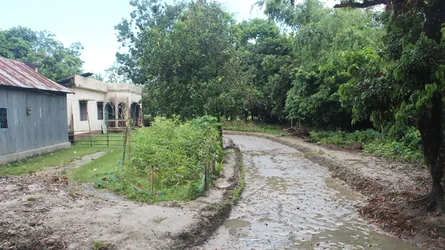 সরকারি টাকায় ব্যক্তিগত রাস্তা