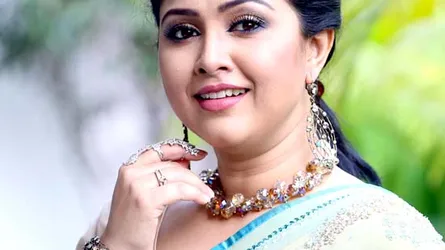 শিল্পীদের সম্মানে কাজ করবেন নাদিয়া