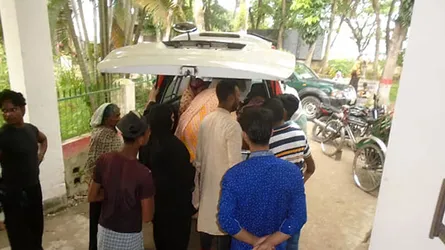 স্বামীর মৃত্যুর ৬ ঘন্টার মধ্যে মারা গেলেন স্ত্রী