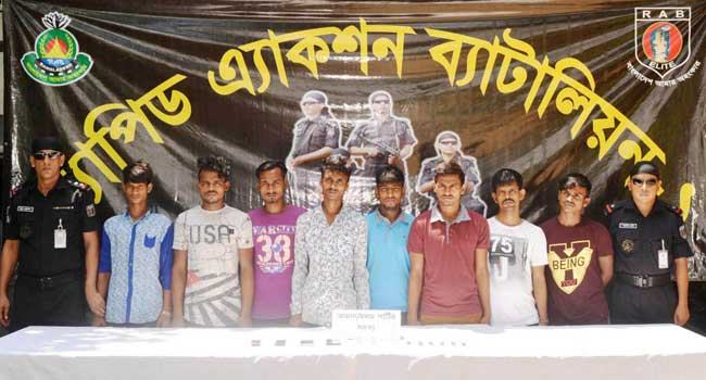 নাকে রুমাল দিলেই অজ্ঞান : অতঃপর সর্বস্ব লুট