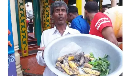 অনিলের রথ দেখা ও কলা বেচা