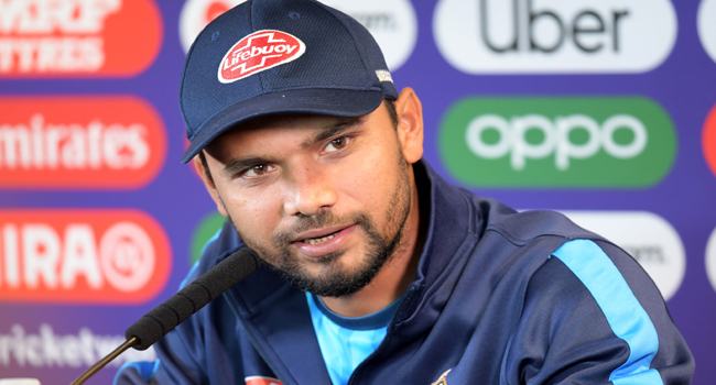 অবসর নিয়ে ভাবছেন না মাশরাফি
