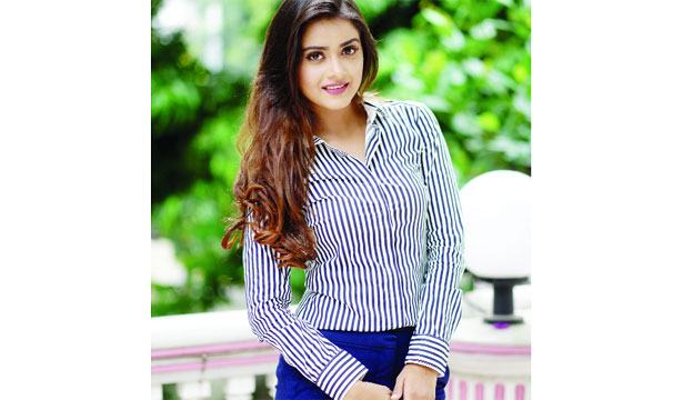 বর্ষায় চুলের পরিচর্যা রূপচর্চা