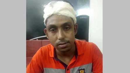 রোগীকে মারধর করলো চিকিৎসক