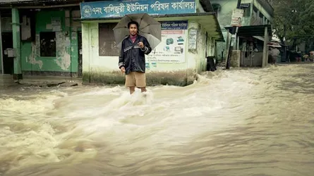 সুনামগঞ্জে সুরমা নদীর পানি বিপদসীমার উপরে