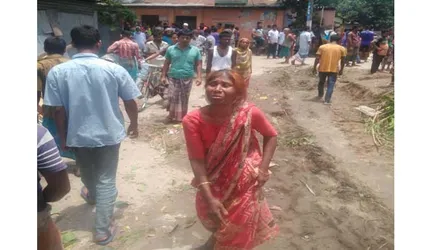 কাউনিয়ায় আমবাগানে এক সপ্তাহ ধরে খোলা আকাশের নীচে ৭০ পরিবার