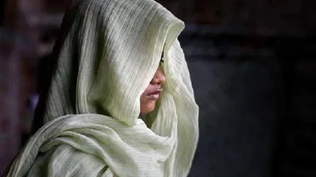 ক্লাস থেকে ডেকে নিয়ে ছাত্রীকে ধর্ষণ করলো দূর সম্পর্কের মামা