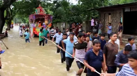 বৃষ্টি ঢল উপেক্ষা করে সনাতন ধর্মাবলম্বীদের উল্টো রথযাত্রা