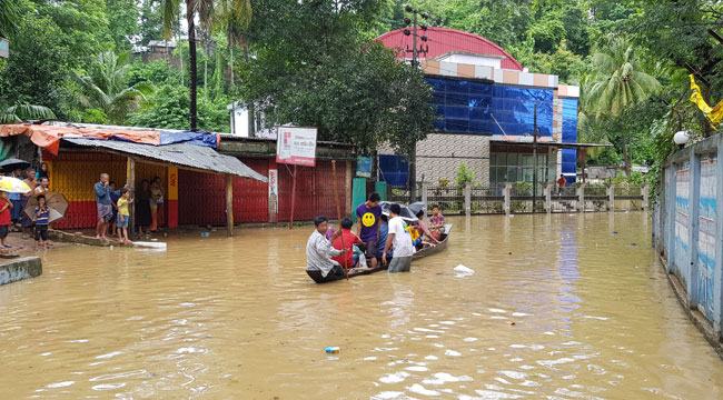 বান্দরবানে বন্যার্ত পরিবারগুলোর দুর্ভোগ চরমে