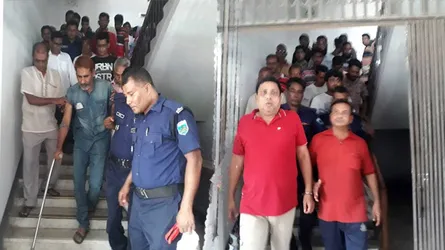 শেখ হাসিনার ট্রেনে গুলিবর্ষণ মামলা, সাজাপ্রাপ্ত ৭ পলাতক আসামীর আত্মসমর্পন