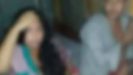 গভীর রাতে স্বামী পরিত্যাক্তা মহিলার সাথে অনৈতিক কজের সময় হাতেনাতে ধরা