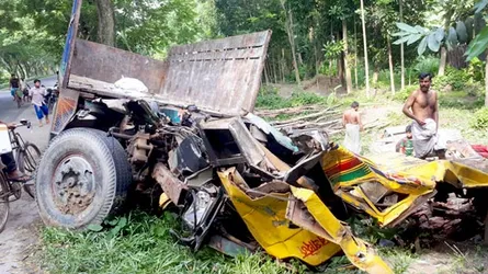 ফকিরহাটে সড়ক দুর্ঘটনায় ট্রাক ড্রাইভার নিহত