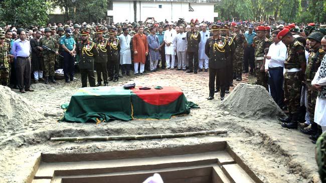 পল্লী নিবাসে এরশাদের সমাধি হওয়ার ১৯২ ঘন্টার গল্প