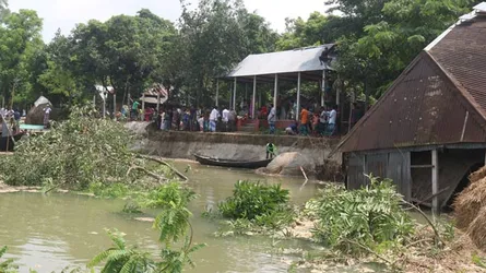 রায়পুরায় ভয়াবহ নদী ভাঙ্গনে মেঘনার গর্ভে ৩০ বসতঘর