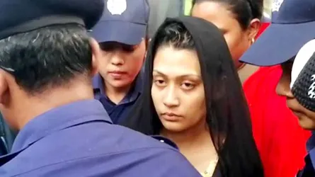 যে প্রশ্নে আটকে গেছেন মিন্নি