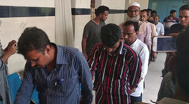 নারায়ণগঞ্জে হাসপাতালে র‌্যাবের অভিযান : ১৯ দালাল আটক