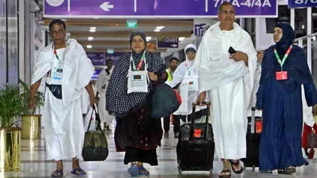 ১৭৩ হজযাত্রীর ফ্লাইট আজ ভিসা ও বাড়ি ভাড়া হয়নি