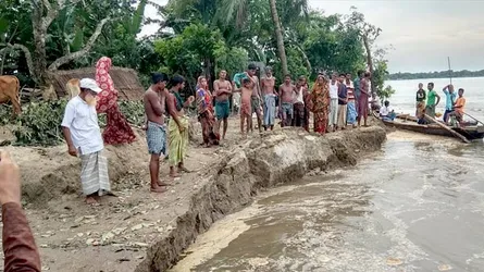 রান্নার সময় ভাতের ডেকচিসহ ঘর-বাড়ি নদীগর্ভে, থামছে না শাহীনদের কান্না