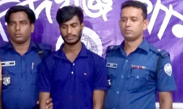 কুপ্রস্তাবে রাজী না হওয়ায় গৃহবধূকে খুন করে সুজন