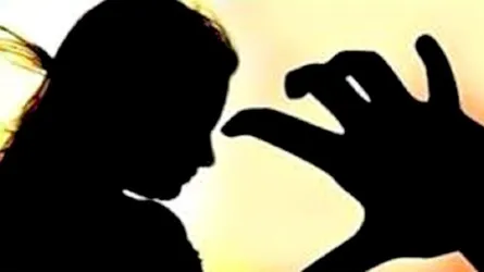 প্রকাশ্যে শ্রেণিকক্ষে ছাত্রীকে যৌন হয়রানি : শিক্ষক বরখাস্ত