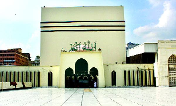 জাতীয় মসজিদের  এ কী হাল!