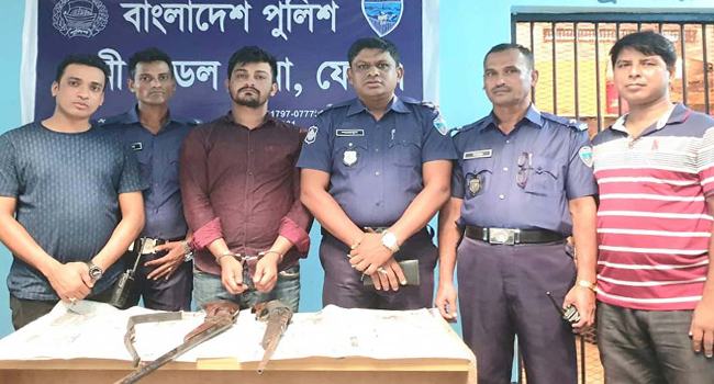 ফেনীতে অস্ত্রসহ ছাত্রলীগ সভাপতি গ্রেফতার