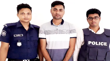 প্রধানমন্ত্রীকে নিয়ে ‘গুজব’ ছড়ানোর অভিযোগে কলেজ ছাত্র আটক