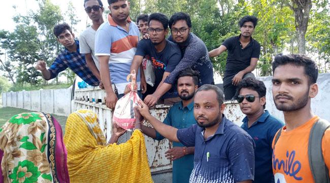 কুড়িগ্রামের উলিপুরে ‘অপরাজিতা’র ত্রাণ বিতরণ