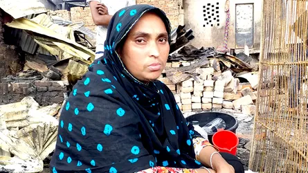 ময়নার সেই মেশিনটিও আগুনে কয়লা