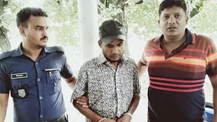পরীক্ষায় ফেলের ভয় দেখিয়ে ছাত্রীকে ধর্ষণ : অভিযুক্ত শিক্ষক গ্রেফতার